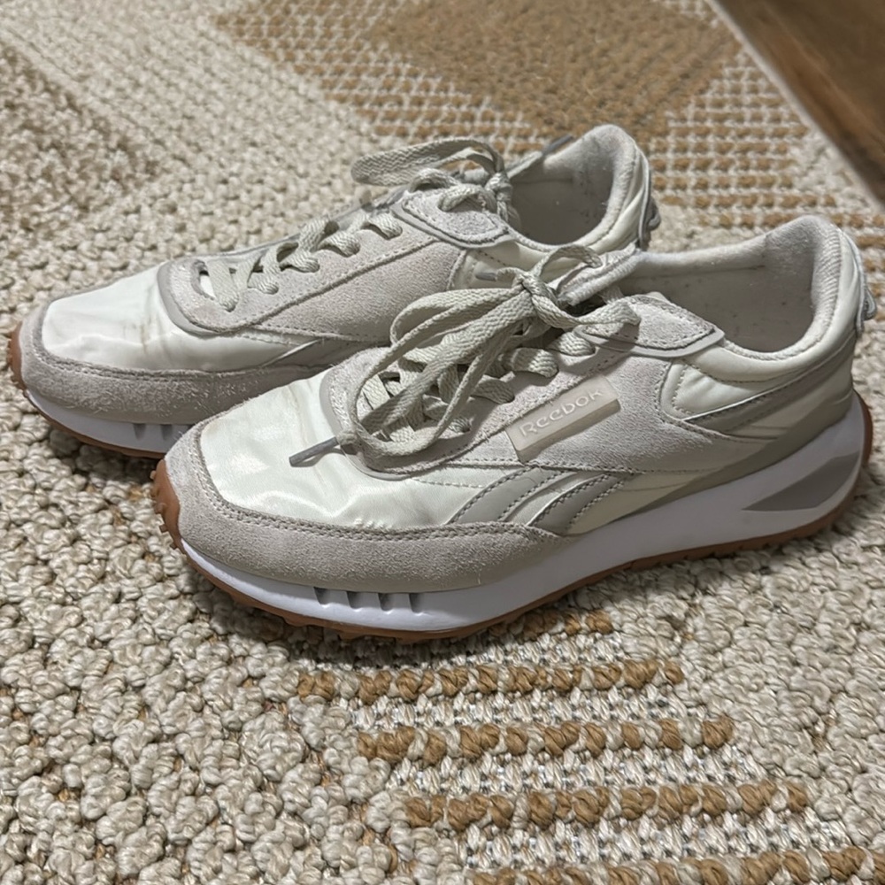 Women’s Reebok 7.5
